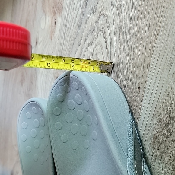 Vionic Silver Orthotic Platform Flip Flops Women's size 10 - Picture 5 of 6